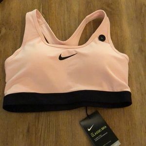 Nike classic bra in light pink